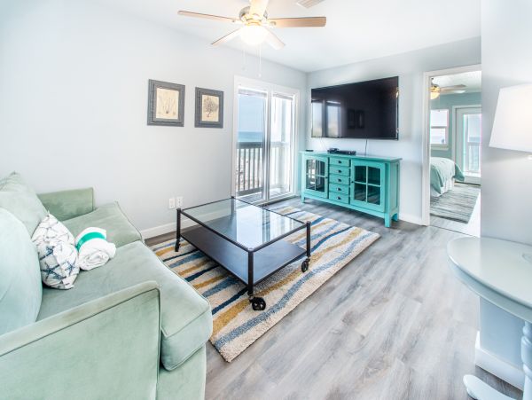 On Beach Destin Vacation Home Five Bedroom. Full Gulf View