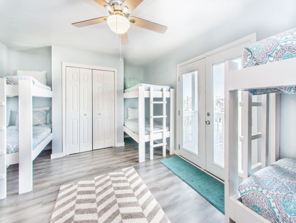 On Beach Destin Vacation Home Five Bedroom. Full Gulf View