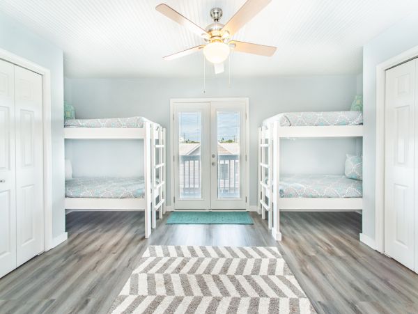On Beach Destin Vacation Home Five Bedroom. Full Gulf View