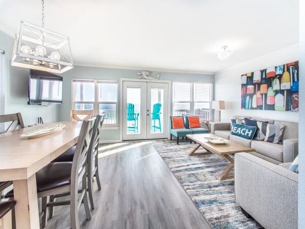 On Beach Destin Vacation Home Five Bedroom. Full Gulf View