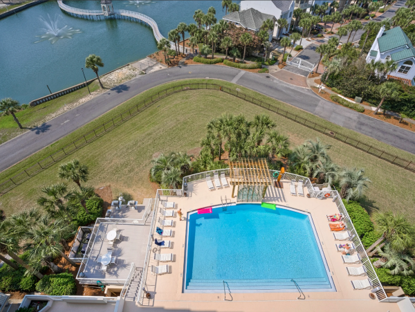 Gorgeous View Vacation Condo with 2 Bedroom in Destin