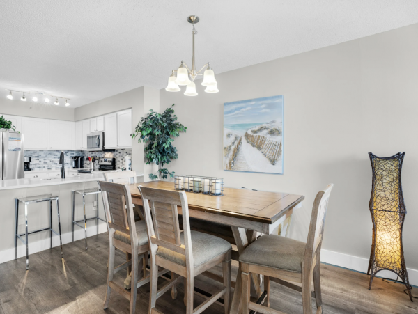 Gorgeous View Vacation Condo with 2 Bedroom in Destin