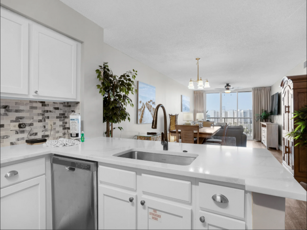 Gorgeous View Vacation Condo with 2 Bedroom in Destin