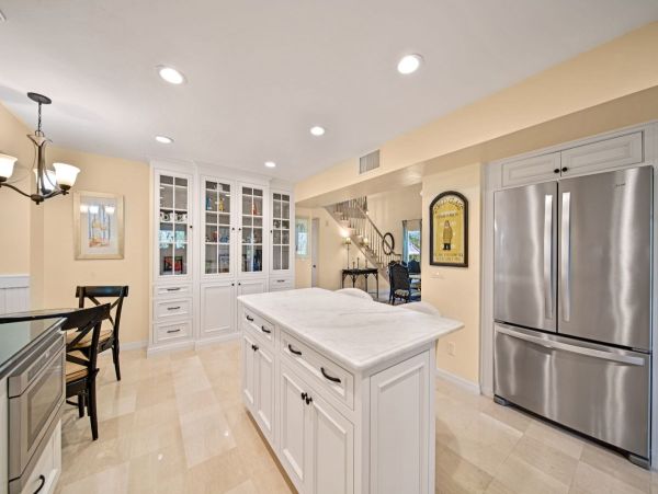 Luxury Four Bedroom Sanibel Vacation Home Close to Beach