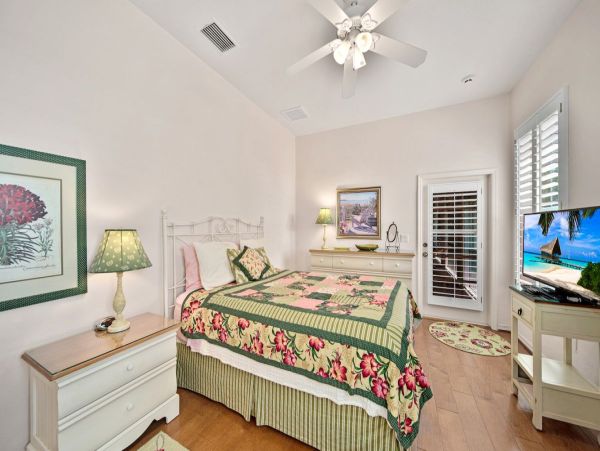 Luxury Four Bedroom Sanibel Vacation Home Close to Beach