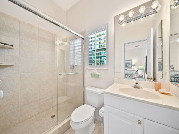Luxury Four Bedroom Sanibel Vacation Home Close to Beach