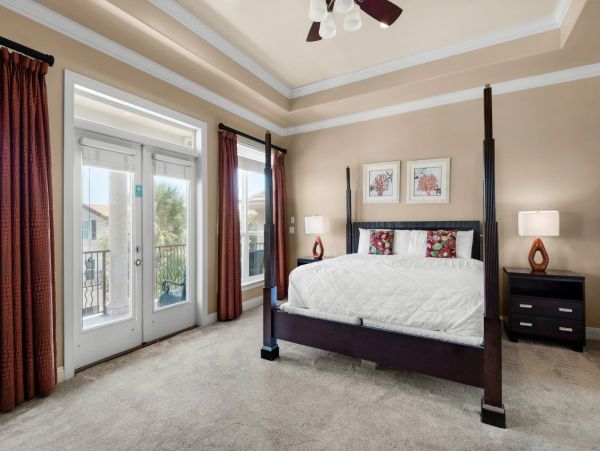 Destin Four Bedroom Home Walk to the Beach