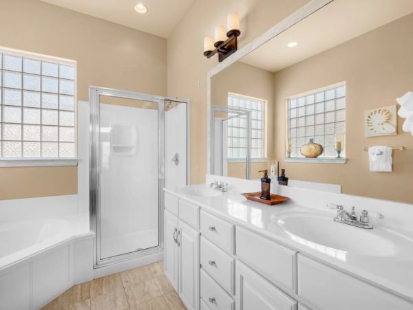 Destin Four Bedroom Home Walk to the Beach