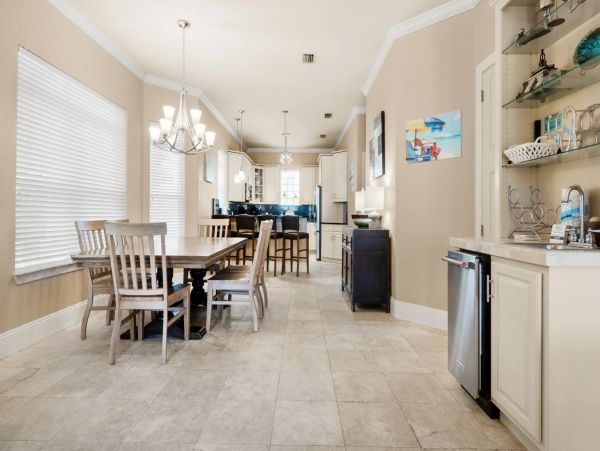 Destin Four Bedroom Home Walk to the Beach