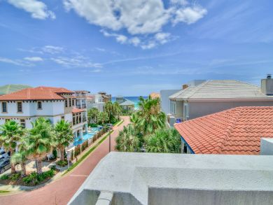 Destin Walk to Beach Luxury 3 Bedroom Home