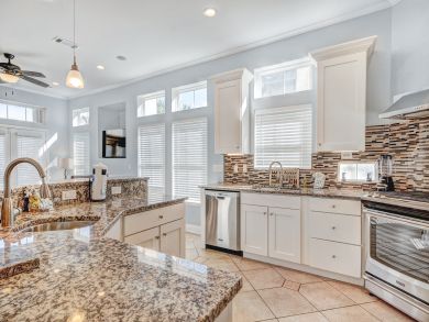 Destin Walk to Beach Luxury 3 Bedroom Home