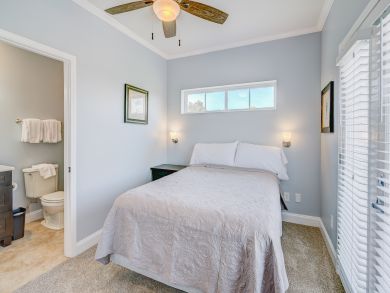 Destin Walk to Beach Luxury 3 Bedroom Home