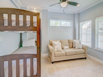Destin Walk to Beach Luxury 3 Bedroom Home