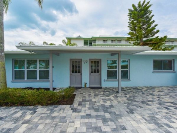 Siesta Key Two Bedroom Duplex Close To Beach
