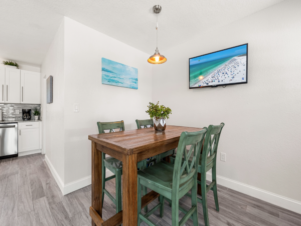 Siesta Key Two Bedroom Duplex Close To Beach