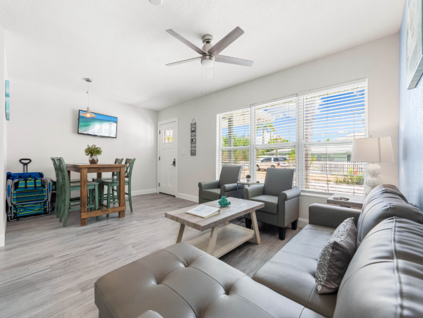 Siesta Key Two Bedroom Duplex Close To Beach
