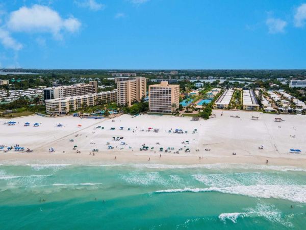 Three Bedroom Condo in Siesta Key Sleeps 6 Guests