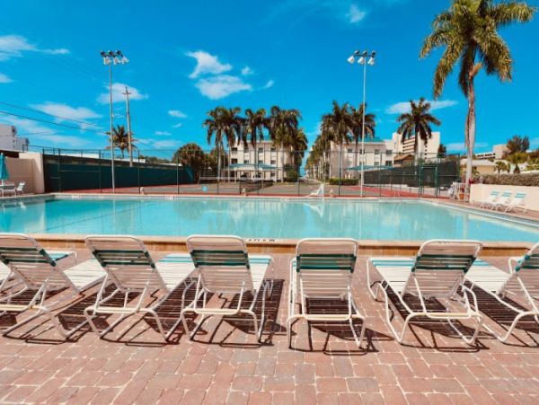 Three Bedroom Condo in Siesta Key Sleeps 6 Guests