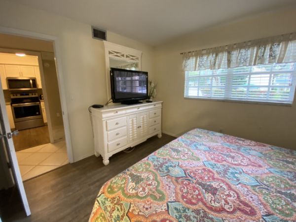 Three Bedroom Condo in Siesta Key Sleeps 6 Guests