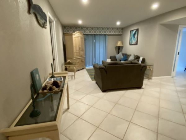 Three Bedroom Condo in Siesta Key Sleeps 6 Guests