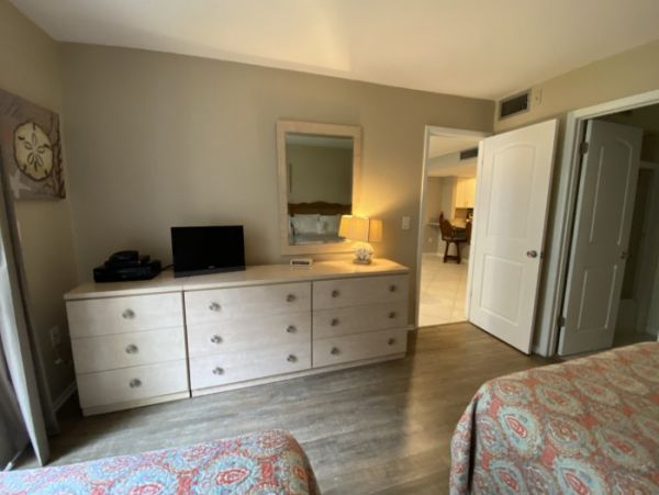 Three Bedroom Condo in Siesta Key Sleeps 6 Guests