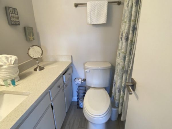 Siesta Key Condo 2 Bedrooms Sleeps 8 with Bay & Pool Views