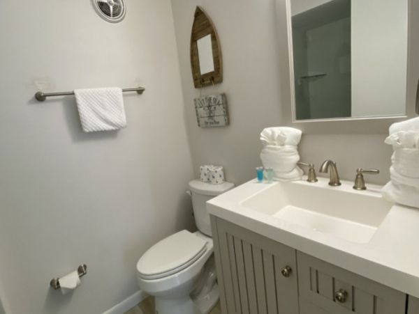 Siesta Key Condo 2 Bedrooms Sleeps 8 with Bay & Pool Views