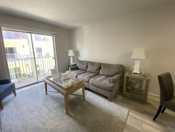 Siesta Key Condo 2 Bedrooms Sleeps 8 with Bay & Pool Views