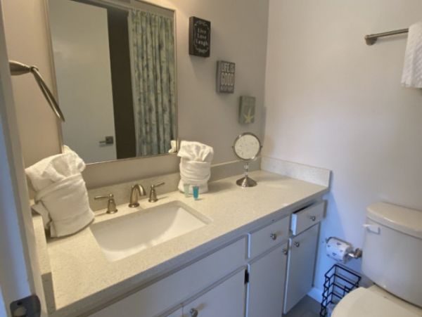 Siesta Key Condo 2 Bedrooms Sleeps 8 with Bay & Pool Views