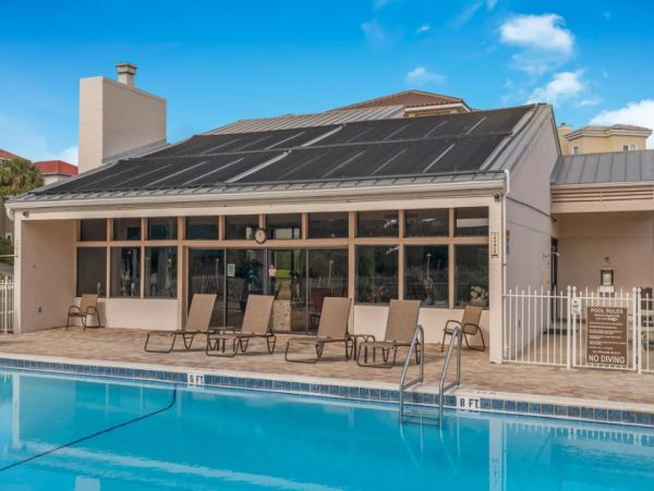 Destin Vacation Home Four Bedroom Walk to Beach