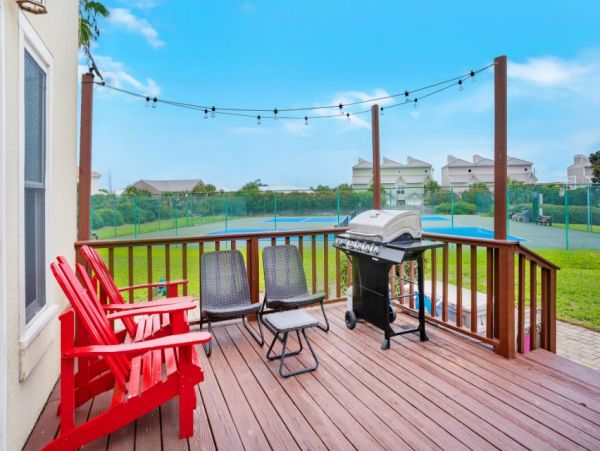Destin Vacation Home Four Bedroom Walk to Beach