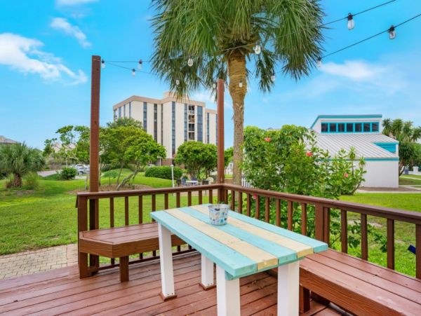 Destin Vacation Home Four Bedroom Walk to Beach