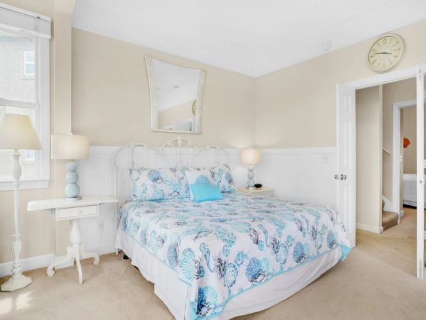 Destin Vacation Home Four Bedroom Walk to Beach