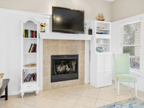 Destin Vacation Home Four Bedroom Walk to Beach