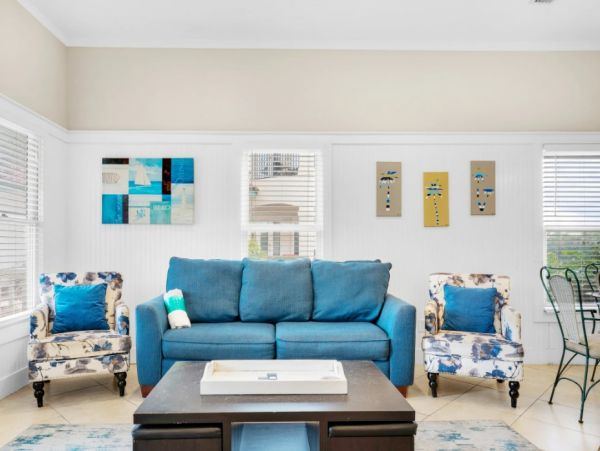 Destin Vacation Home Four Bedroom Walk to Beach