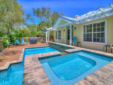 Destin Three Bedroom Rental Home Beach Across the Street