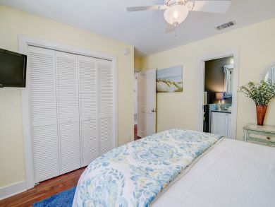 Destin Three Bedroom Rental Home Beach Across the Street