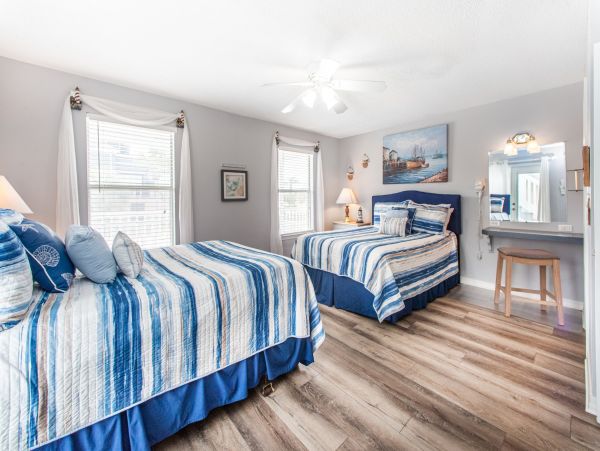 Six Bedrooms Vacation Home in Destin, Walk to Beach