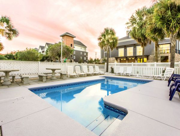 Six Bedrooms Vacation Home in Destin, Walk to Beach
