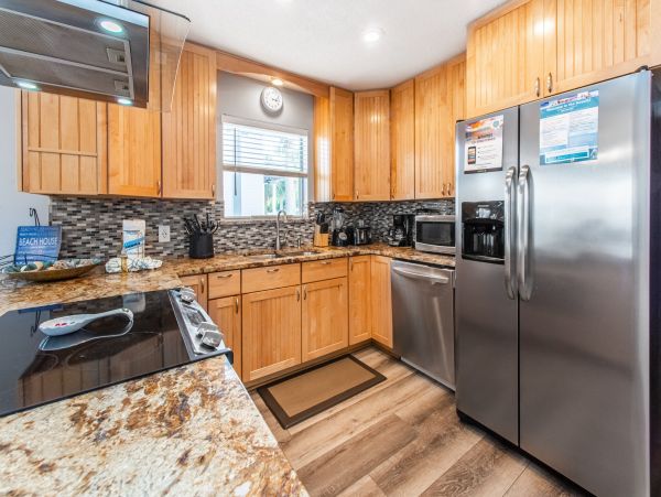 Six Bedrooms Vacation Home in Destin, Walk to Beach