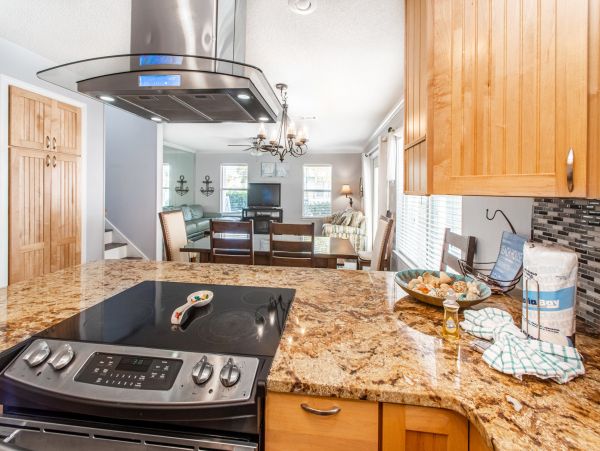Six Bedrooms Vacation Home in Destin, Walk to Beach
