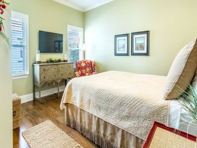 Great Destin Home 900 Yards to Beach Great Pool