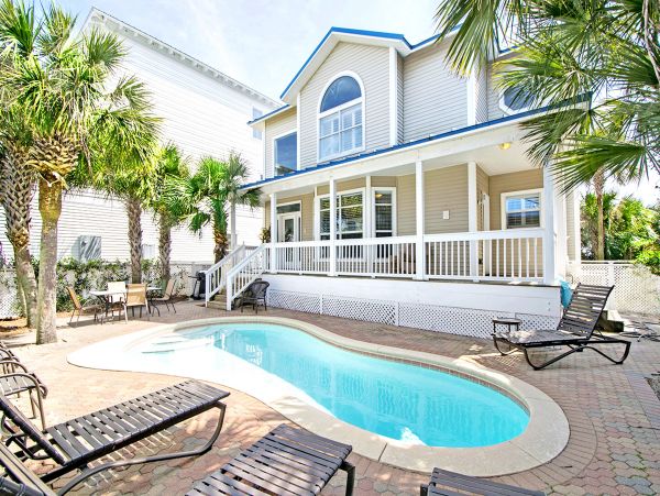 Lovely 6 Bedroom Vacation Home with Private Pool in Destin