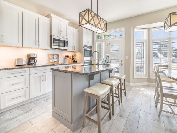 Lovely 6 Bedroom Vacation Home with Private Pool in Destin