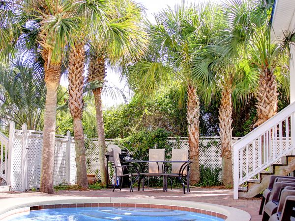 Lovely 6 Bedroom Vacation Home with Private Pool in Destin