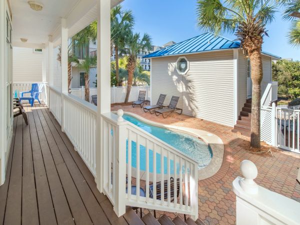 Lovely 6 Bedroom Vacation Home with Private Pool in Destin