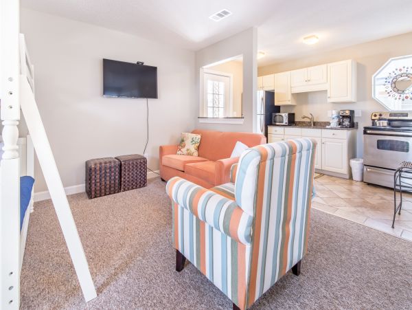 Lovely 6 Bedroom Vacation Home with Private Pool in Destin
