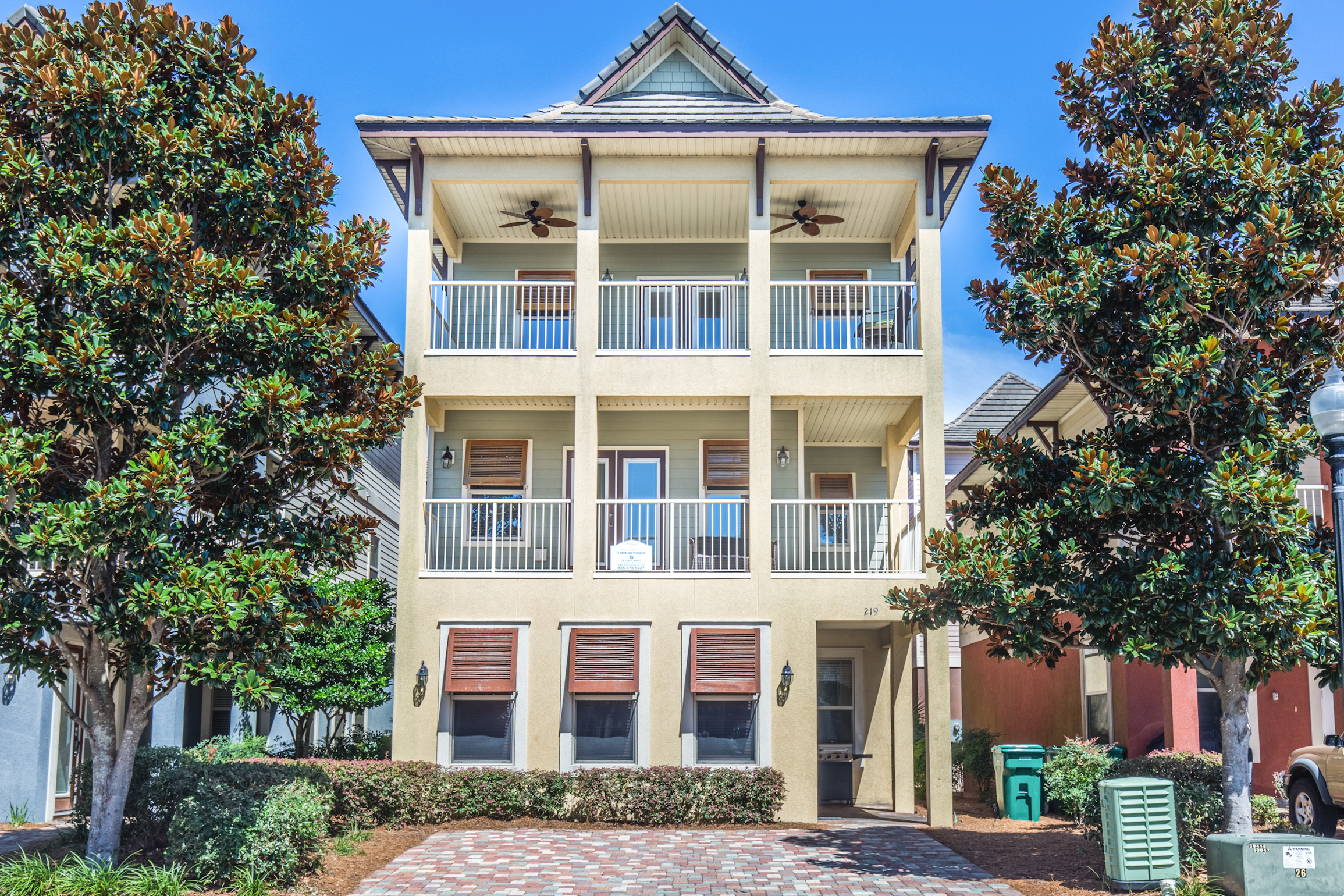Crystal Beach Vacation Home Sleeps Fifteen Walk to Beach