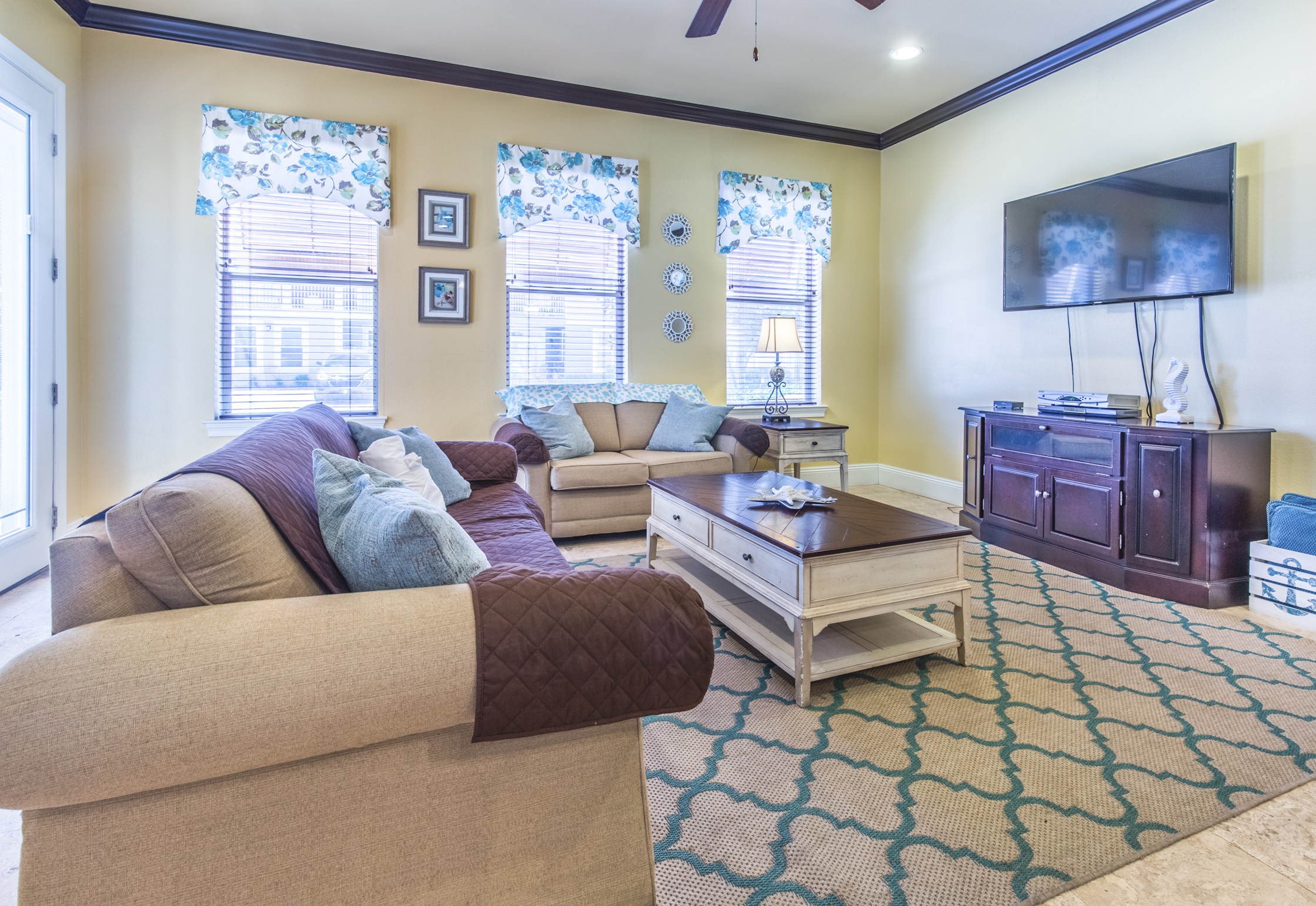 Crystal Beach Vacation Home Sleeps Fifteen Walk to Beach
