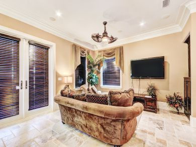Destin Luxury 4 Bedroom Home 900 Yards to the Beach